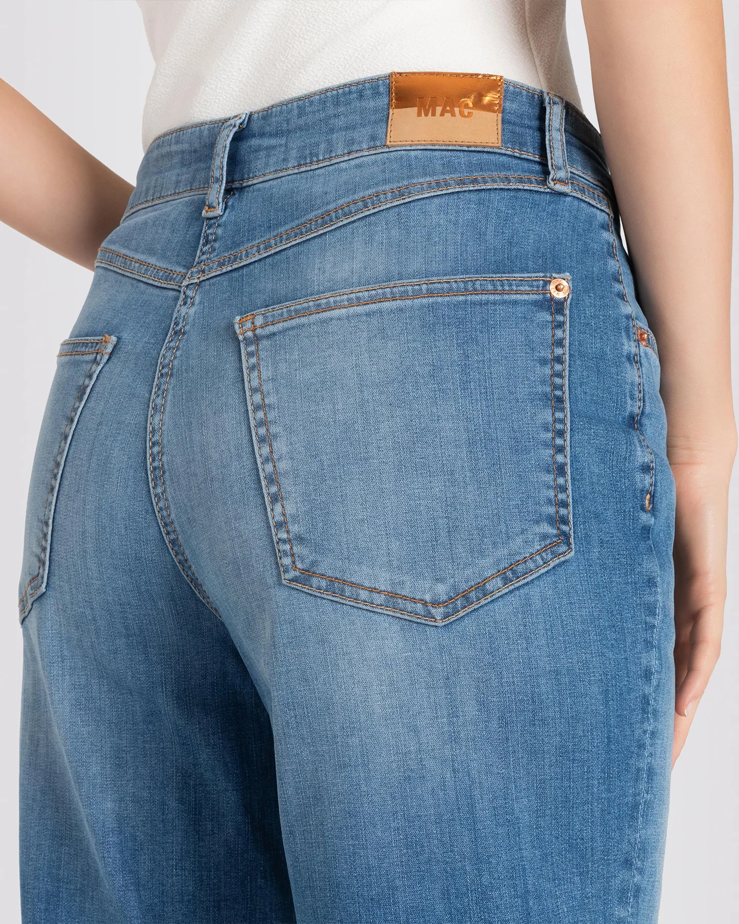 CAROL HIGHWAIST JEANS - USED MID BLUE WASH