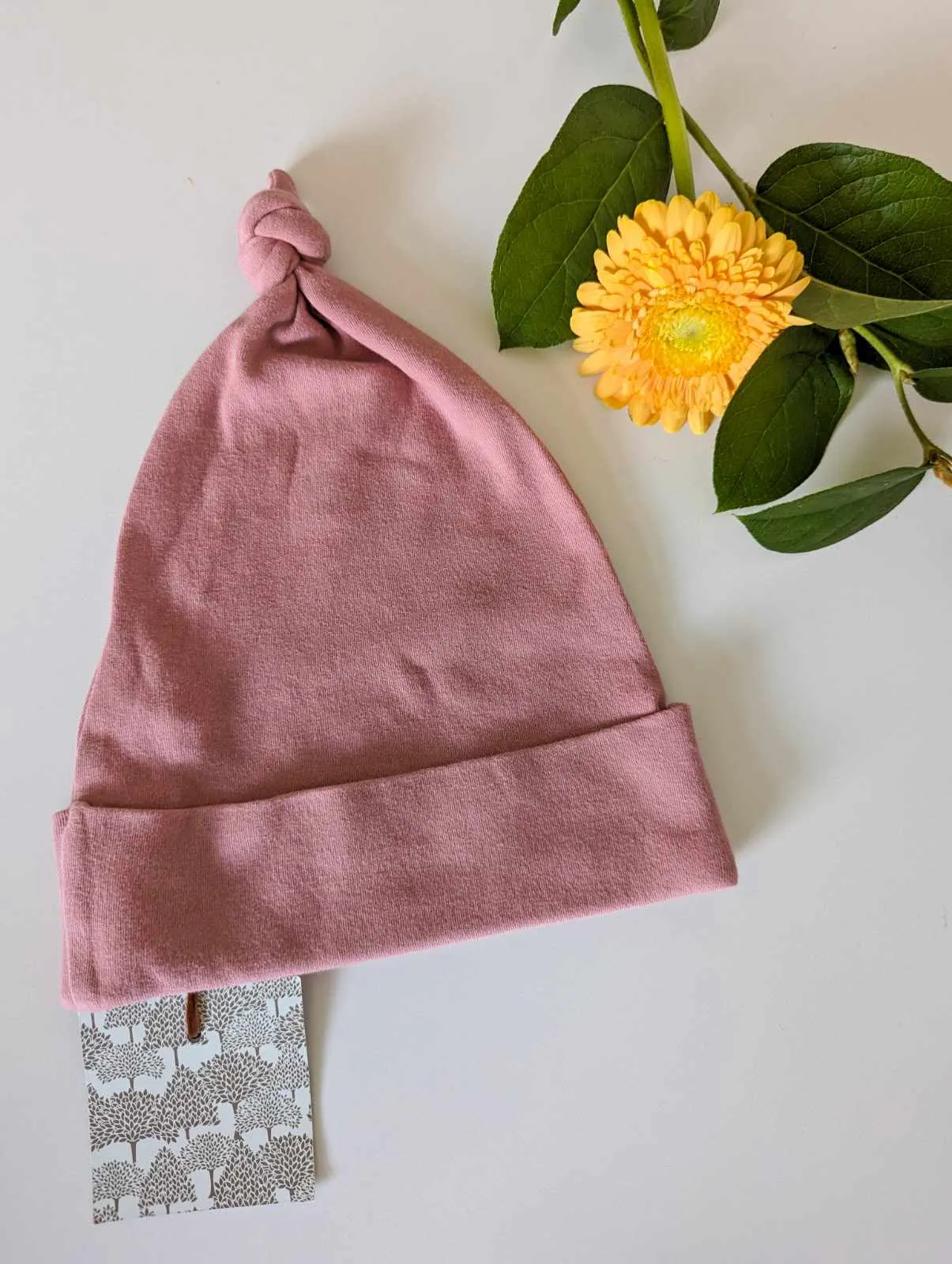 Kate Quinn Organic Cotton Knot Hat in Dusty Rose (0-3, 6-12))