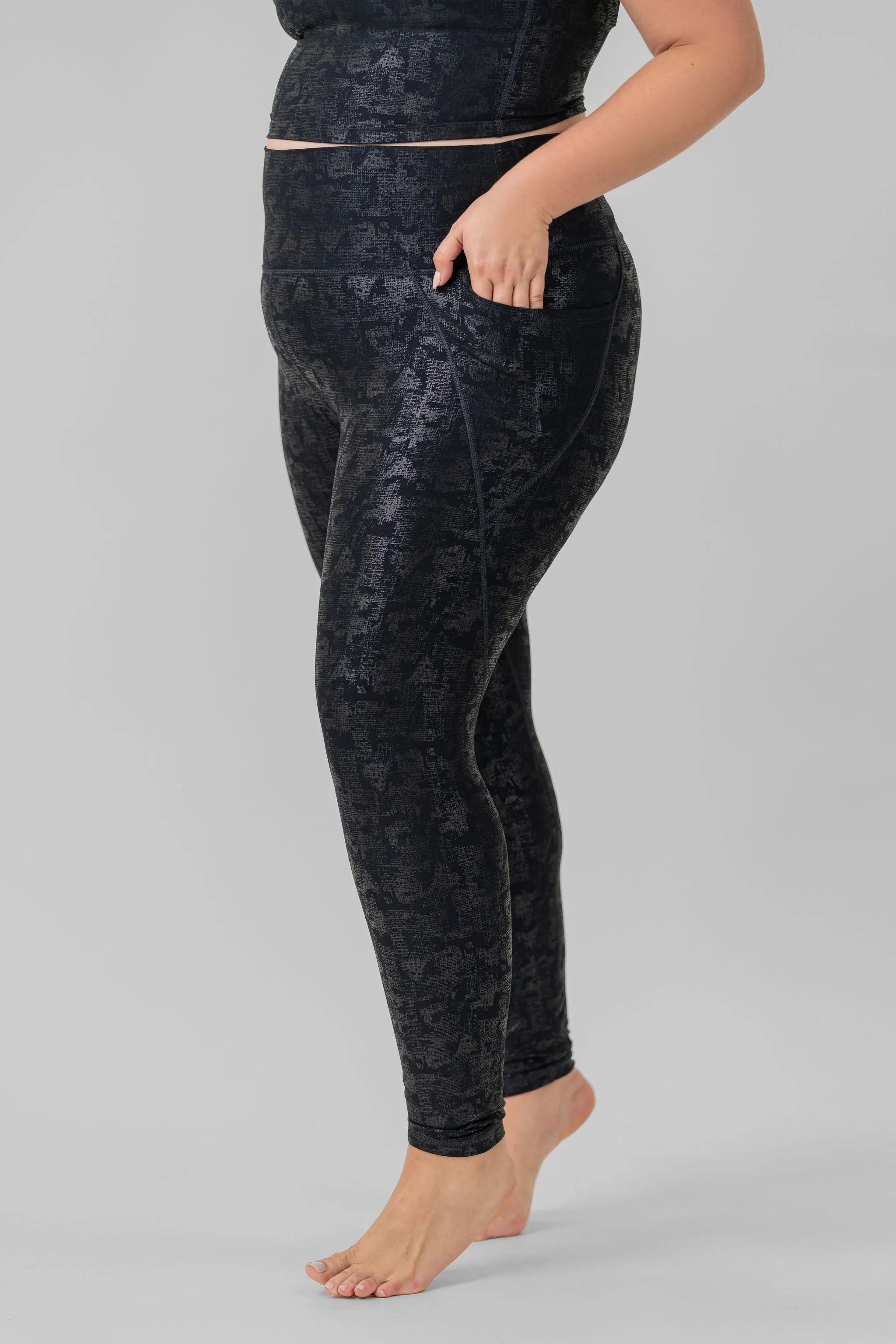 METALLIC FOIL HIGHWAISTED LEGGINGS W/SIDE POCKETS