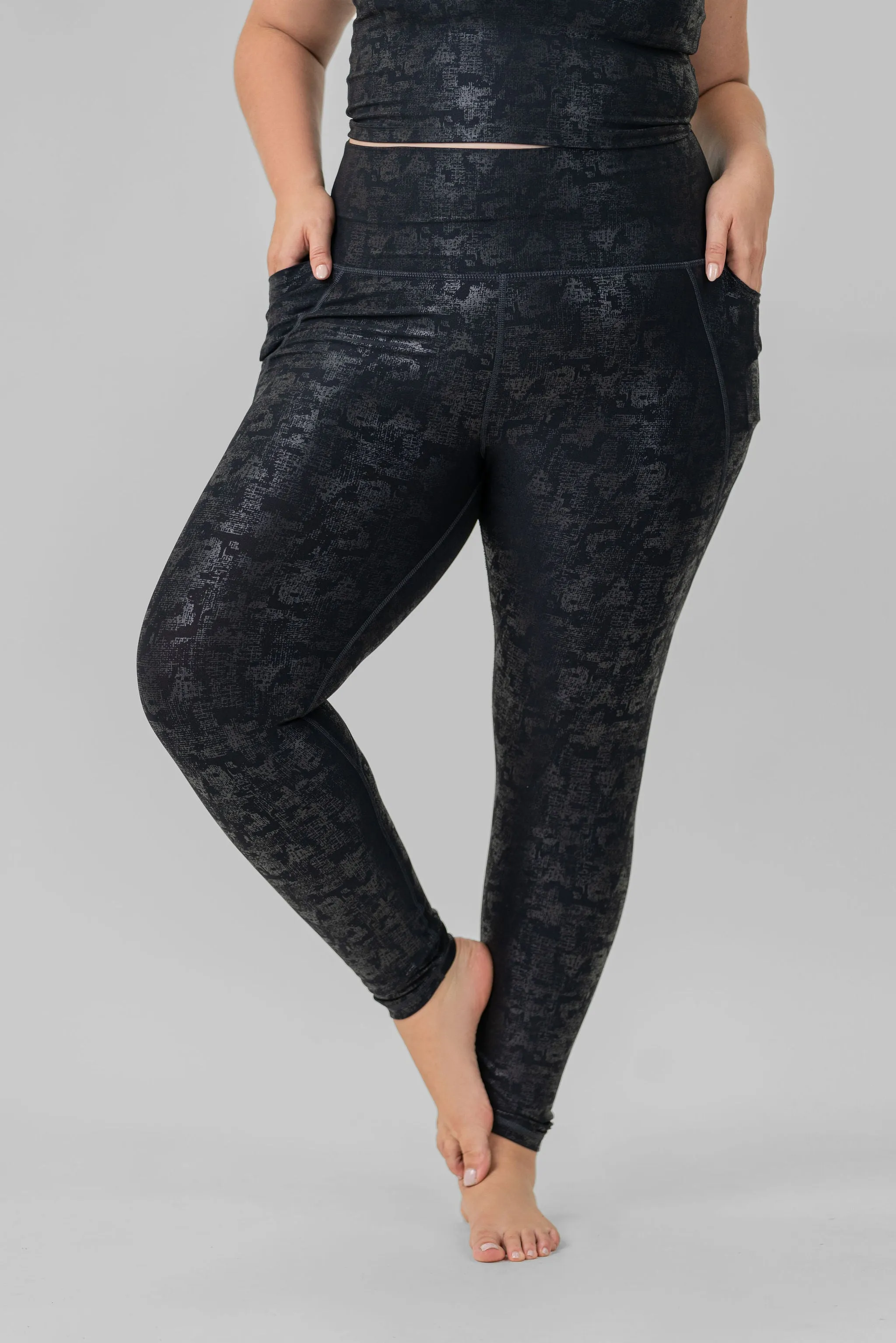 METALLIC FOIL HIGHWAISTED LEGGINGS W/SIDE POCKETS