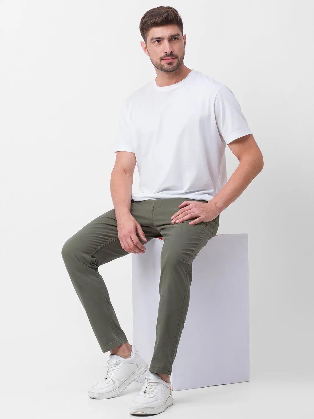 Spykar Olive Green Cotton Slim Fit Tapered Length Trouser For Men